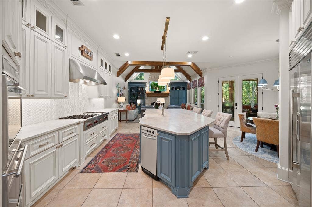 1950 Stonehill Drive, Tyler, TX 75703 1950 Stonehill Drive, Tyler, TX 75703
