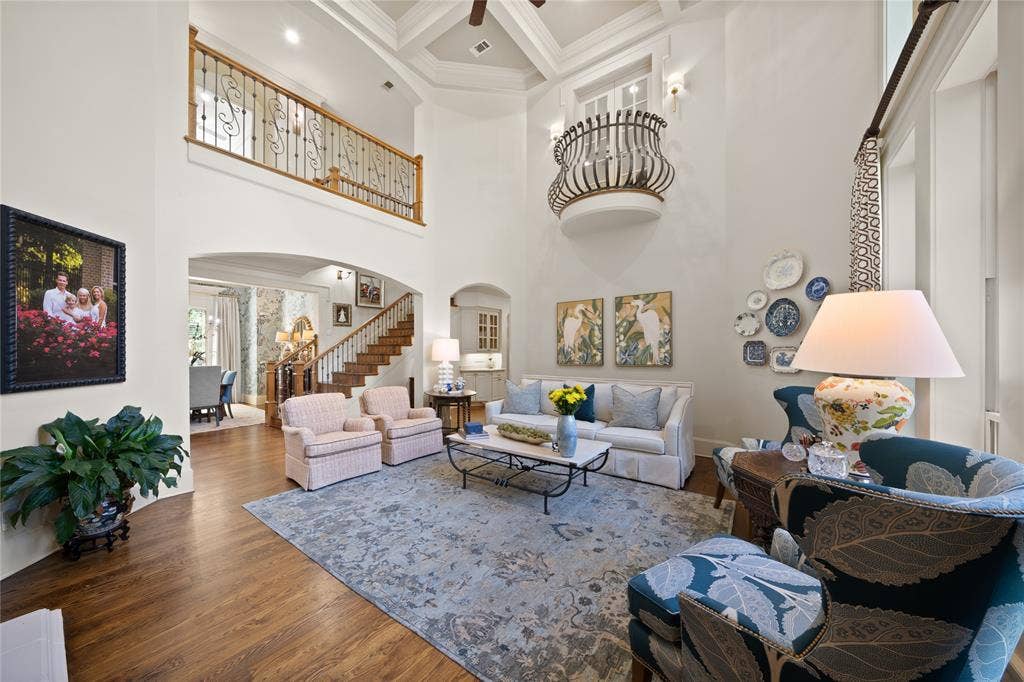 1950 Stonehill Drive, Tyler, TX 75703 1950 Stonehill Drive, Tyler, TX 75703