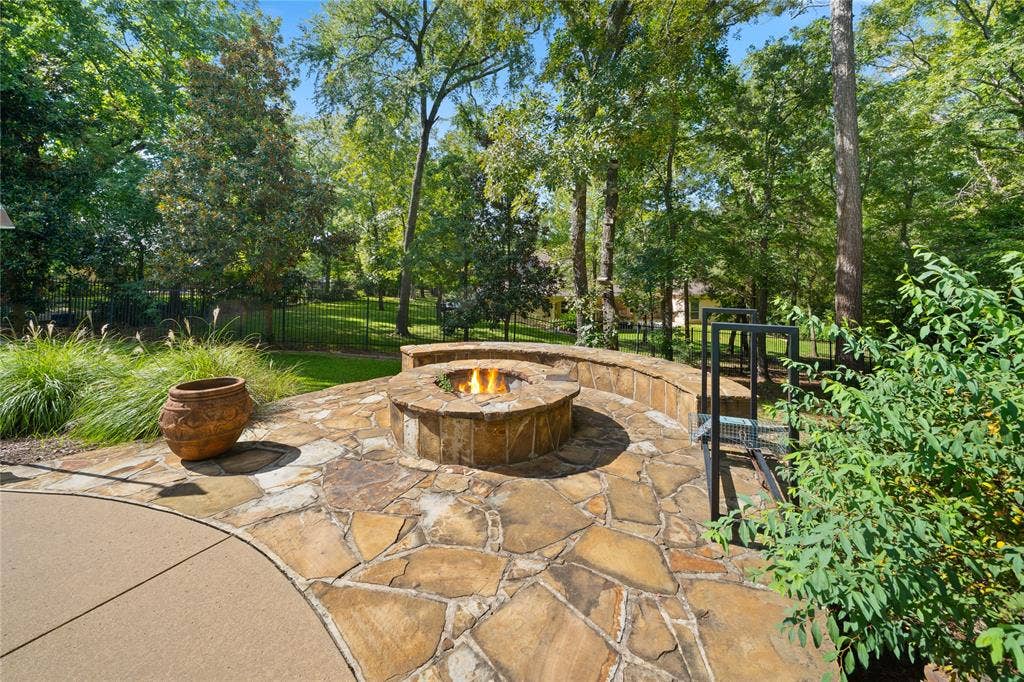 1950 Stonehill Drive, Tyler, TX 75703 1950 Stonehill Drive, Tyler, TX 75703