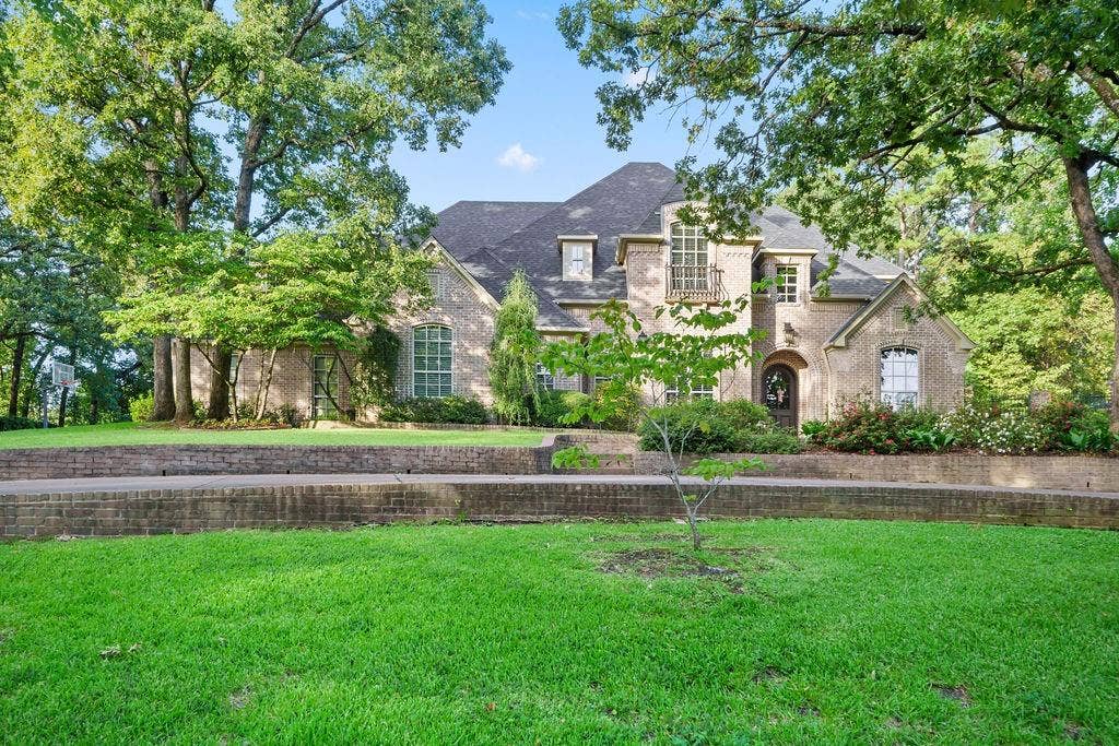 1950 Stonehill Drive, Tyler, TX 75703 1950 Stonehill Drive, Tyler, TX 75703
