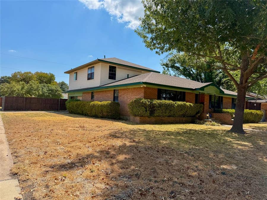 Property photo for 1302 Patricia Lane, Garland, TX