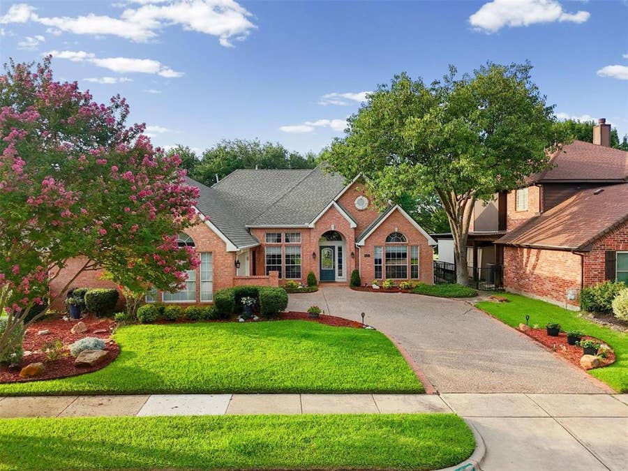 Property photo for 521 Palm Desert Drive, Garland, TX