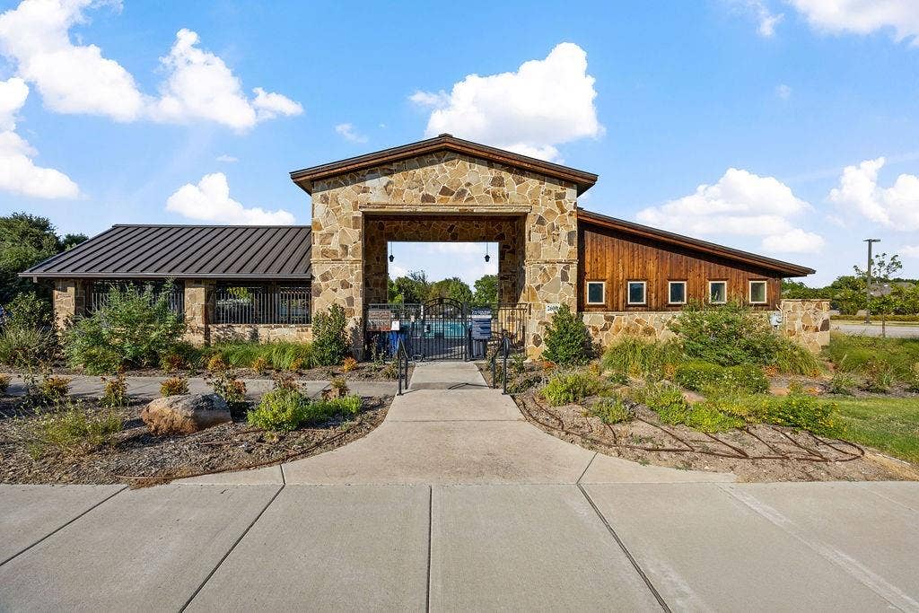 2717 Oak Blossom Drive, McKinney, TX 75071