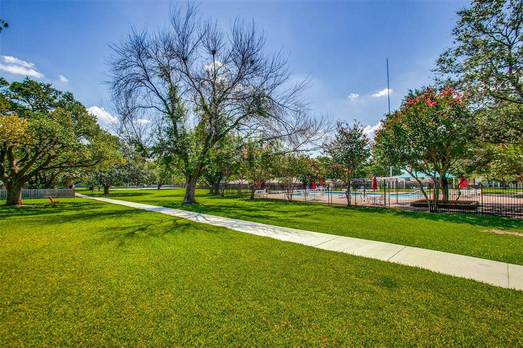 15531 Mosscove Circle, Dallas, TX 75248 HOA Community Park