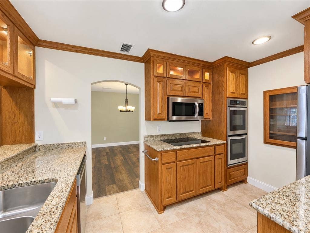 15531 Mosscove Circle, Dallas, TX 75248 Kitchen