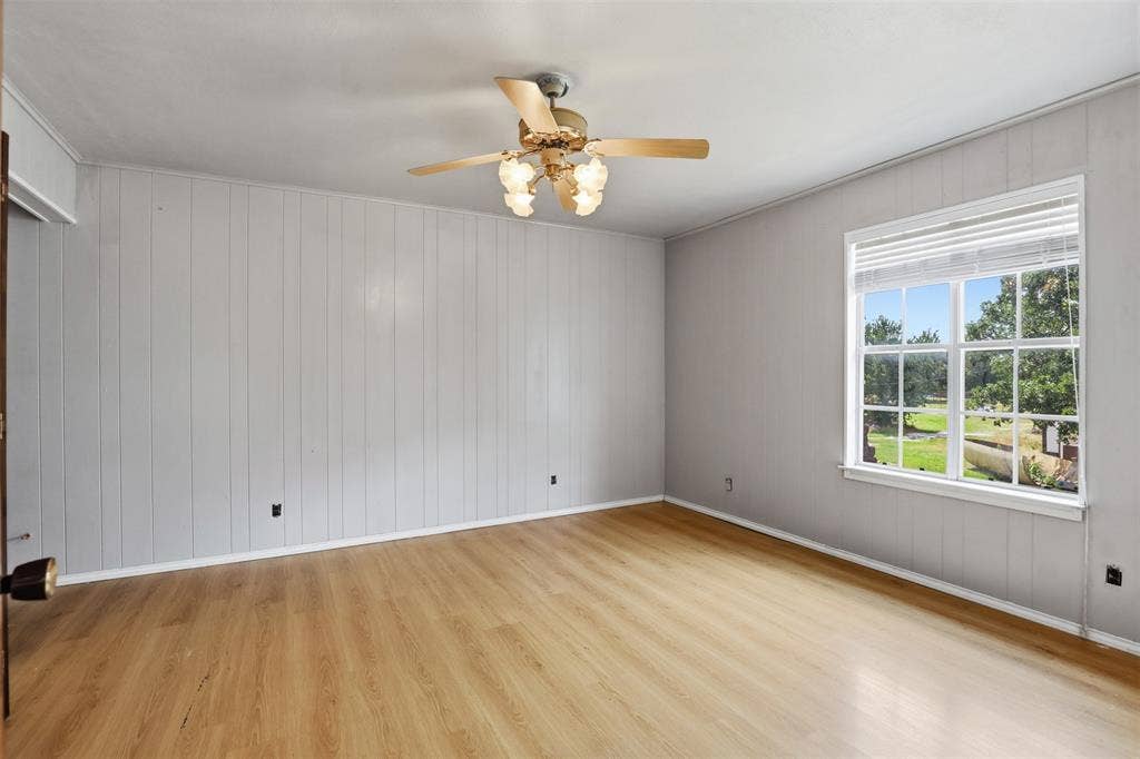 4298 Knob Road, Springtown, TX 76082 4298 Knob Road, Springtown, TX 76082