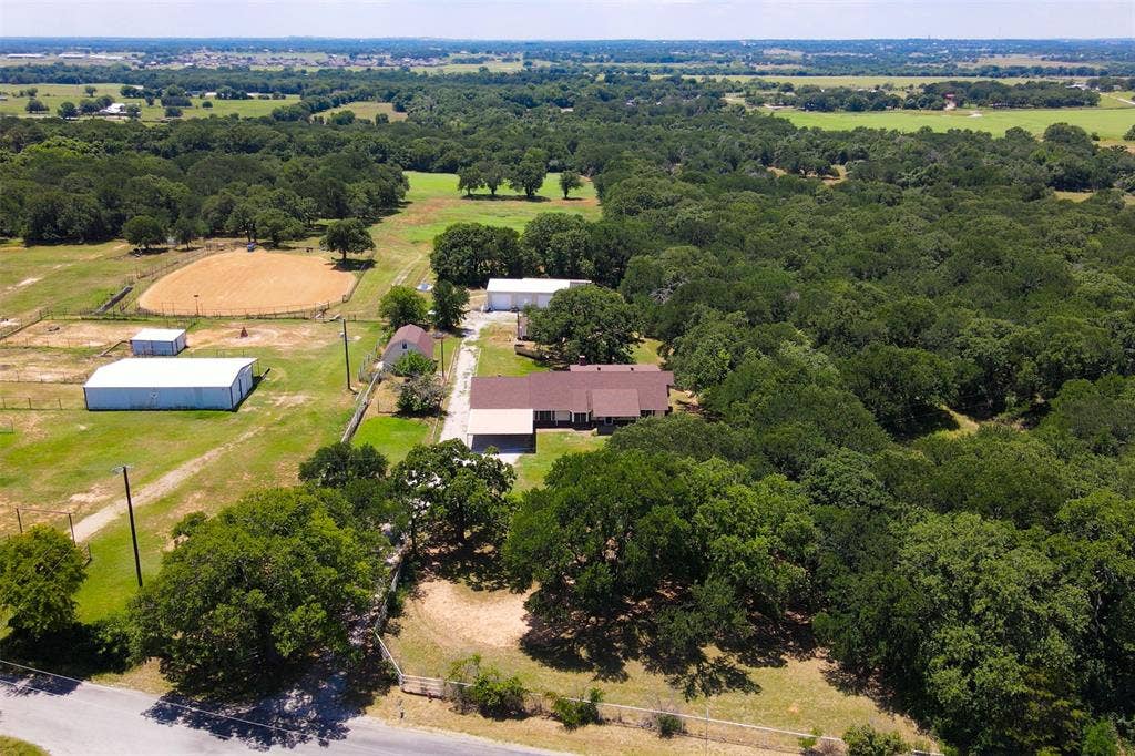 4298 Knob Road, Springtown, TX 76082 4298 Knob Road, Springtown, TX 76082