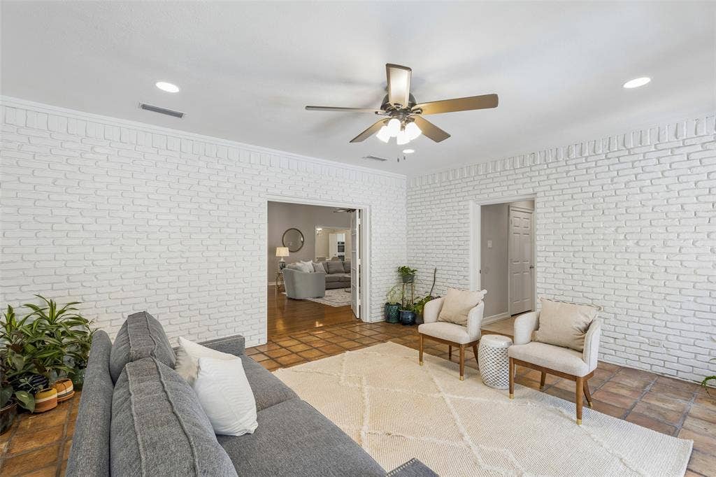 9631 Hilldale Drive, Dallas, TX 75231 9631 Hilldale Drive, Dallas, TX 75231