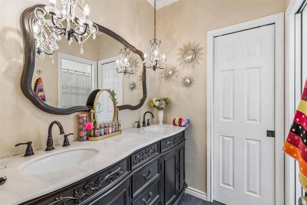9631 Hilldale Drive, Dallas, TX 75231 9631 Hilldale Drive, Dallas, TX 75231