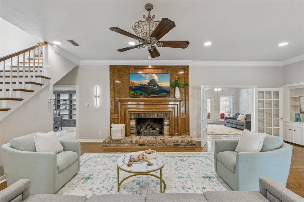 9631 Hilldale Drive, Dallas, TX 75231 9631 Hilldale Drive, Dallas, TX 75231