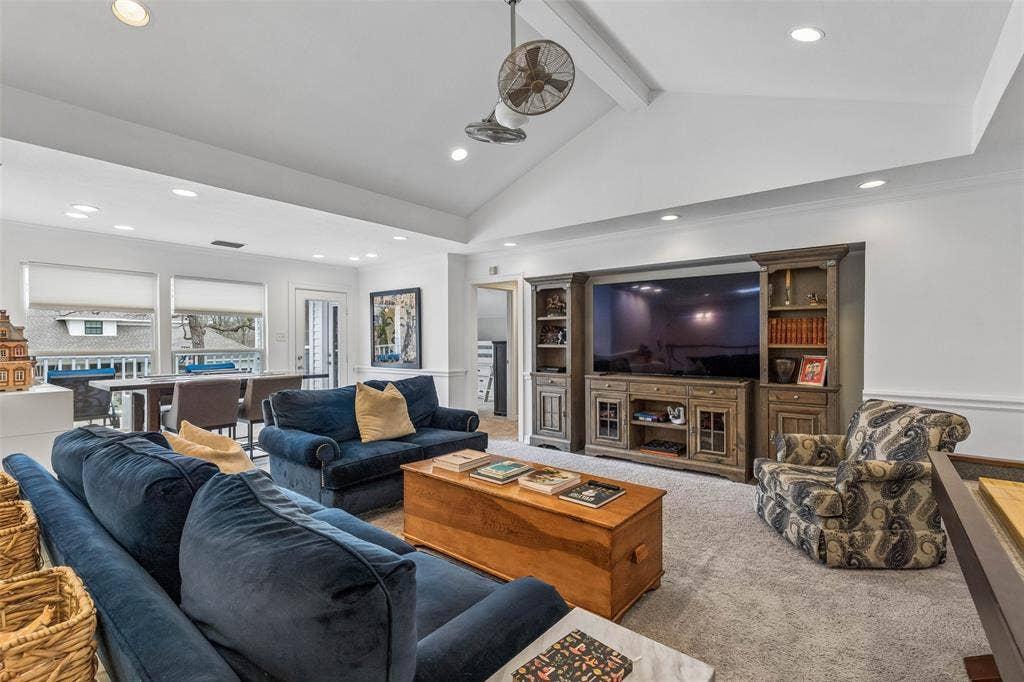 9631 Hilldale Drive, Dallas, TX 75231 9631 Hilldale Drive, Dallas, TX 75231