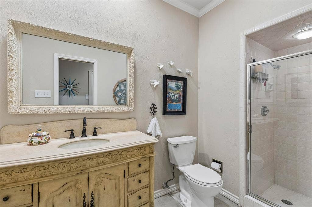 9631 Hilldale Drive, Dallas, TX 75231 9631 Hilldale Drive, Dallas, TX 75231