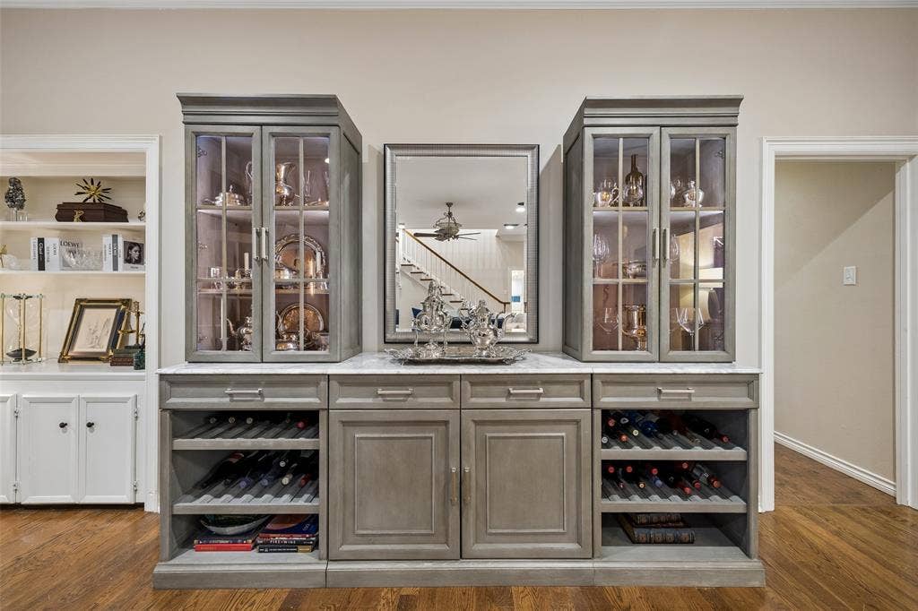 9631 Hilldale Drive, Dallas, TX 75231 9631 Hilldale Drive, Dallas, TX 75231