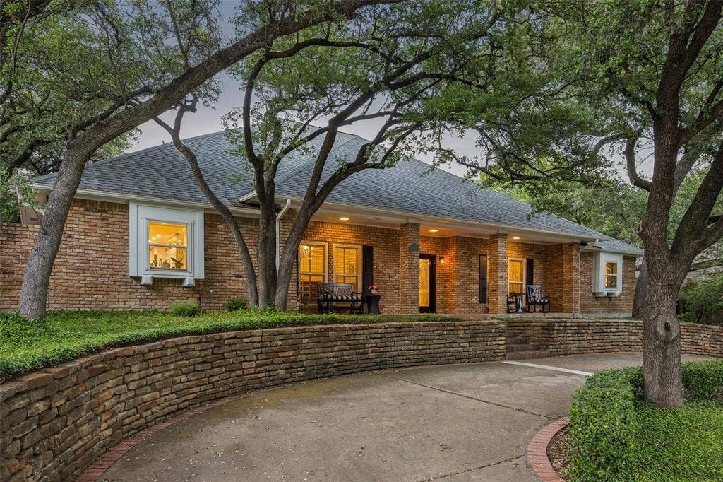 9631 Hilldale Drive, Dallas, TX 75231 9631 Hilldale Drive, Dallas, TX 75231