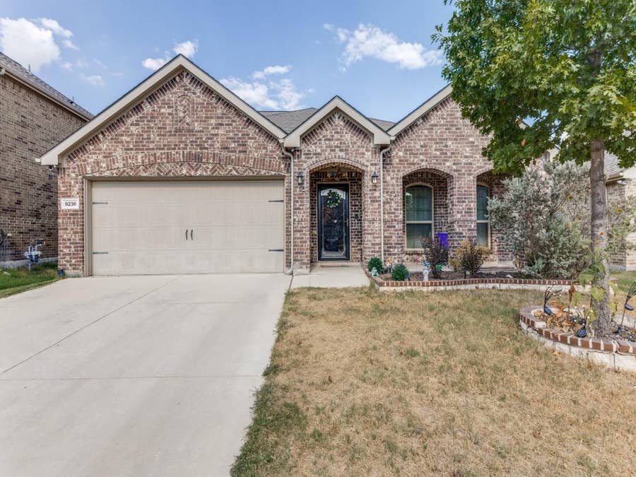 Property photo for 9236 Flying Eagle Lane, Fort Worth, TX
