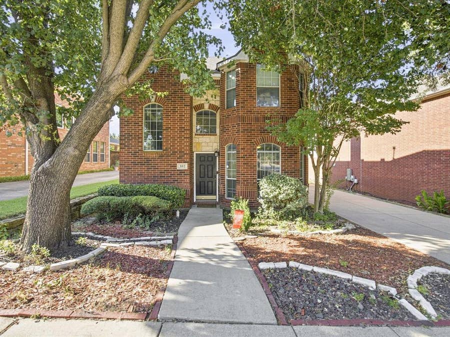 Property photo for 302 Republic Lane, Euless, TX