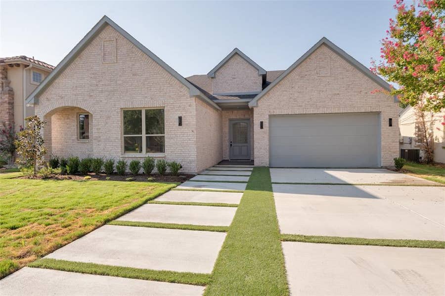 Property photo for 2654 Mount View Drive, Farmers Branch, TX