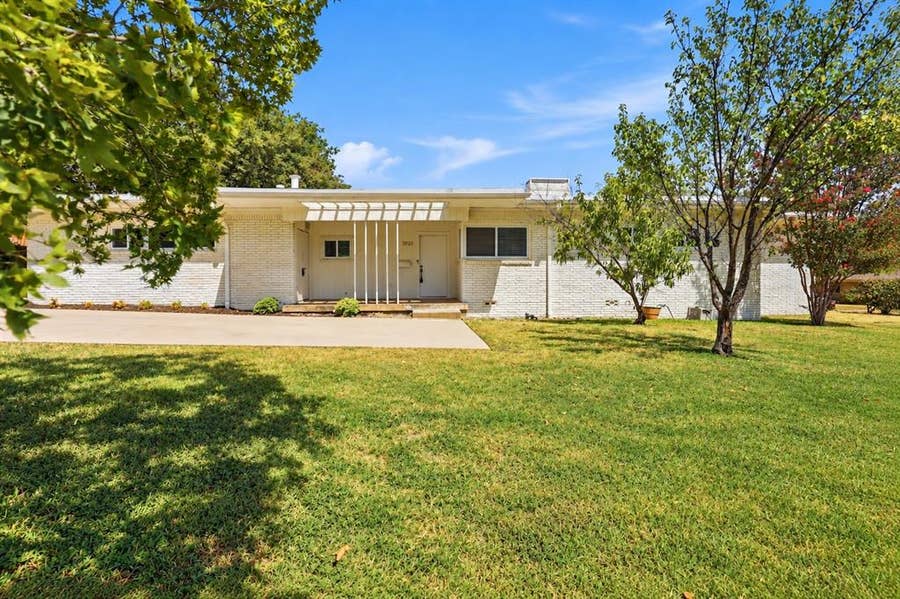 Property photo for 3921 Clayton Road E, Fort Worth, TX