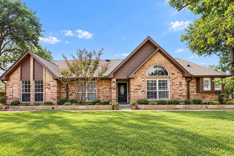Property photo for 617 Buckboard Street, Ovilla, TX