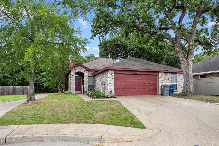 Property photo for 2127 Coelum Court, Dallas, TX