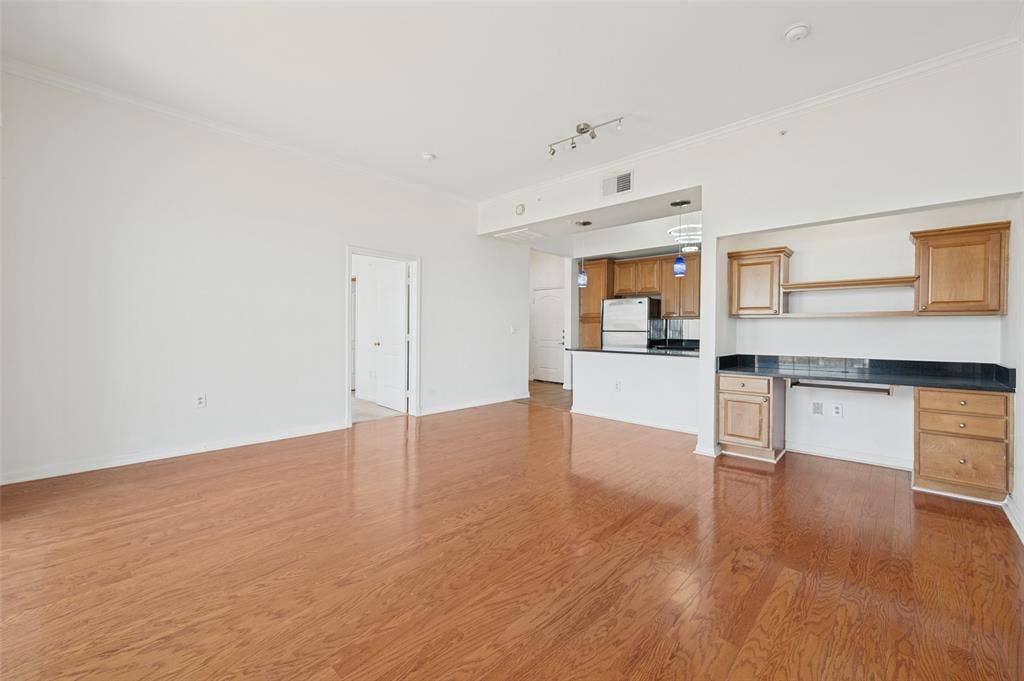3225 Turtle Creek Boulevard, #2104, Dallas, TX 75219