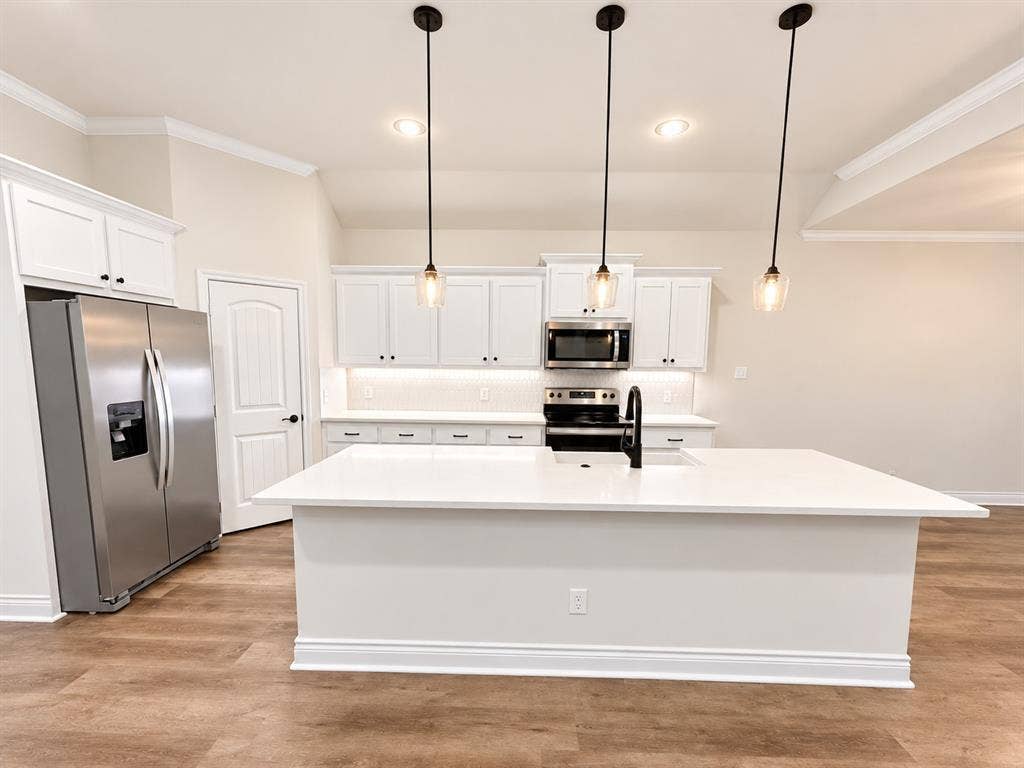 8406 Grant Lane, Greenville, TX 75402 8406 Grant Lane, Greenville, TX 75402