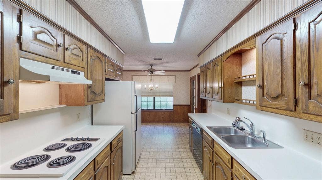 4915 Pine Knoll Street, Tyler, TX 75703 4915 Pine Knoll Street, Tyler, TX 75703