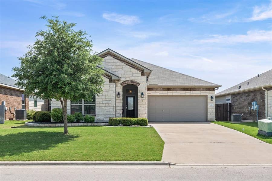 Property photo for 815 Cross Drive, Temple, TX