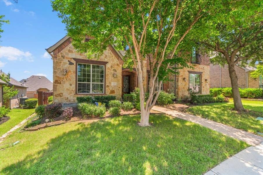 Property photo for 116 San Bernard Drive, Irving, TX