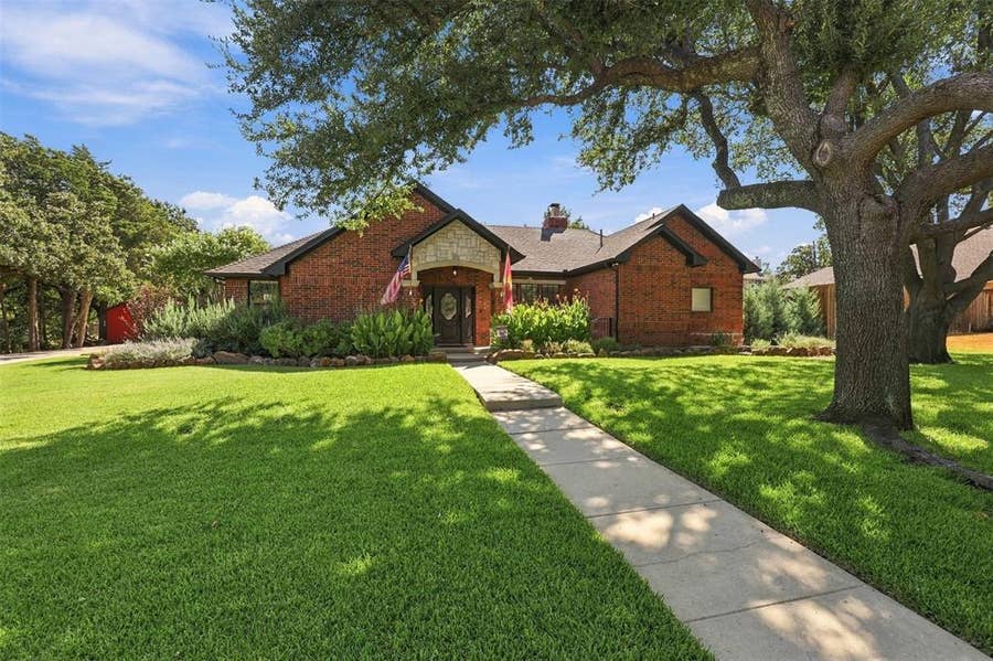 Property photo for 1821 Quail Run Drive, Corinth, TX
