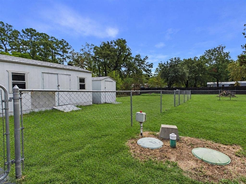 21104 Easy Street, Chandler, TX 75758 21104 Easy Street, Chandler, TX 75758