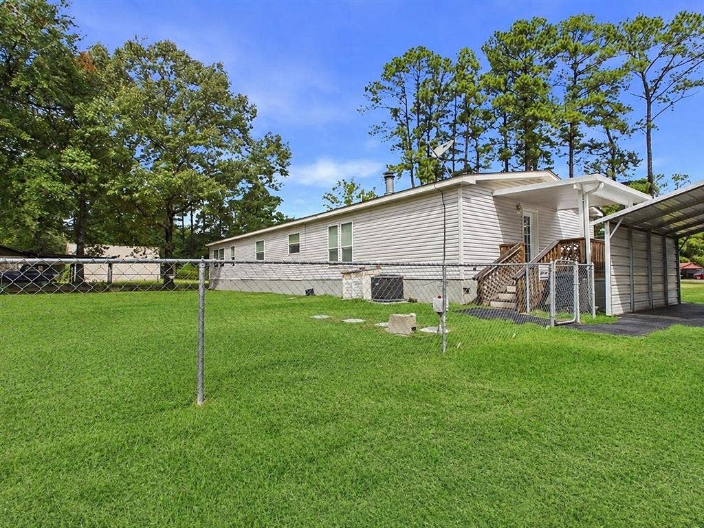 21104 Easy Street, Chandler, TX 75758 21104 Easy Street, Chandler, TX 75758