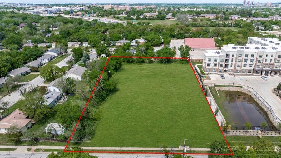 Property photo for 1100 Willowwood Street, Denton, TX