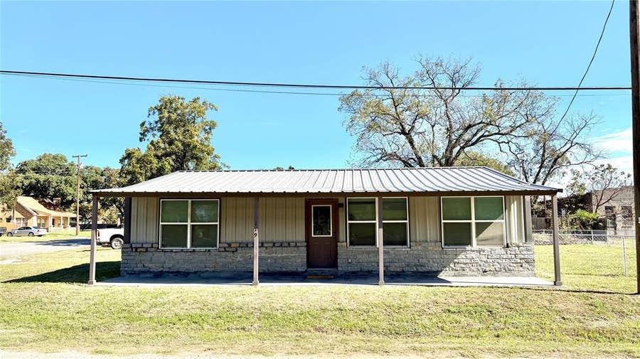 Property photo for 119 W Coke Street, Gorman, TX