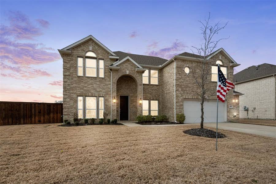 Property photo for 809 Blue Heron Drive, Forney, TX