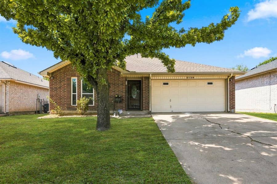 Property photo for 3129 Walingford Drive, Grand Prairie, TX