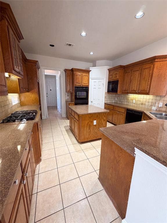 3228 Tearose Drive, Richardson, TX 75082 3228 Tearose Drive, Richardson, TX 75082