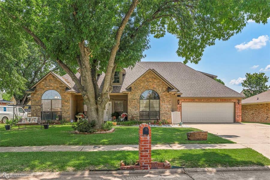 Property photo for 1505 Whitehall Drive, Shreveport, LA