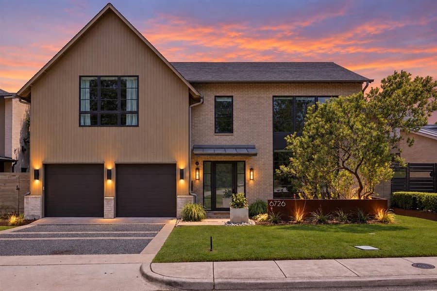 Property photo for 6726 Lake Circle Drive, Dallas, TX