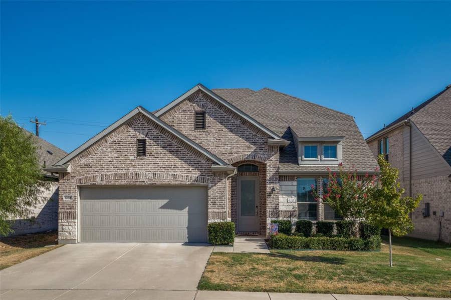 Property photo for 1238 Stagecoach Trail, Justin, TX