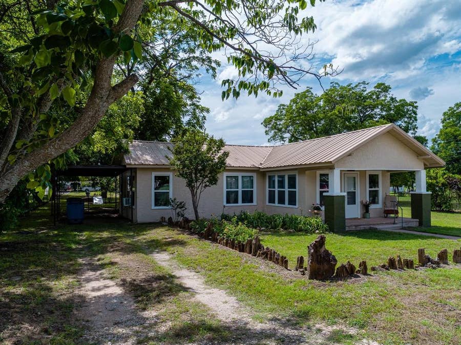 Property photo for 801 N Avenue A, Cross Plains, TX