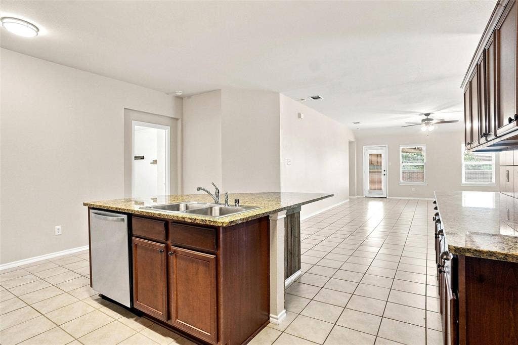 1060 Sadie Street, Forney, TX 75126 1060 Sadie Street, Forney, TX 75126