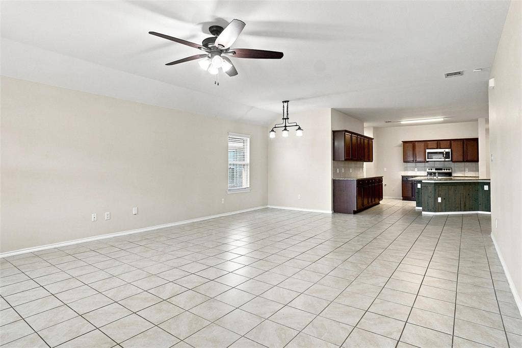1060 Sadie Street, Forney, TX 75126 1060 Sadie Street, Forney, TX 75126