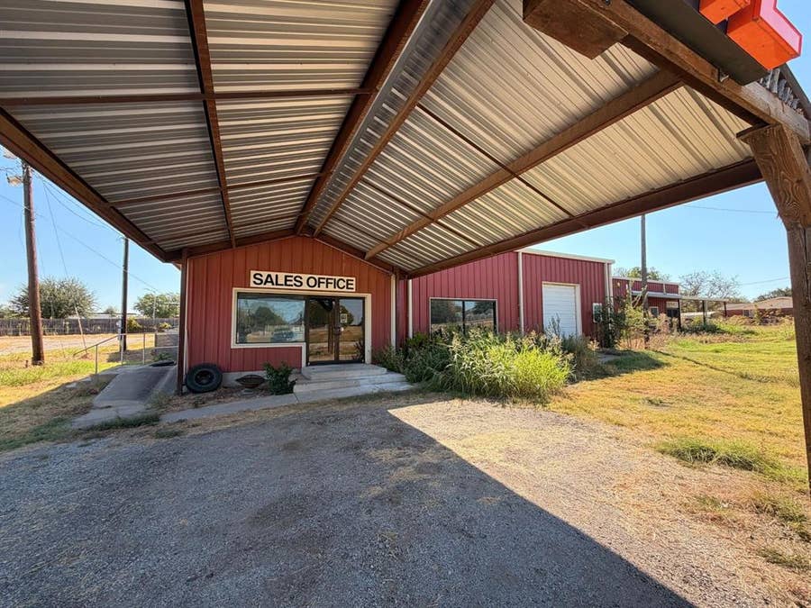 Property photo for 105 Bolton Road, Granbury, TX