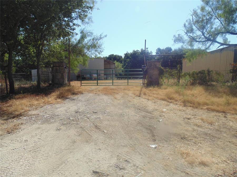 Property photo for 699 County Road 260, Gustine, TX