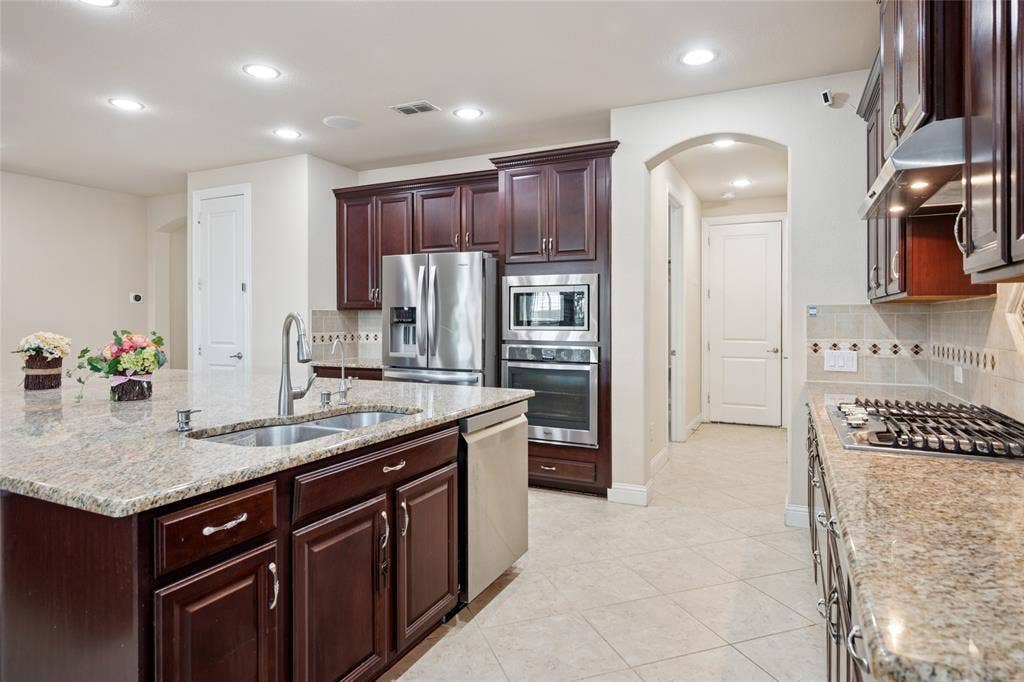 7211 Beranger Drive, Irving, TX 75063 7211 Beranger Drive, Irving, TX 75063