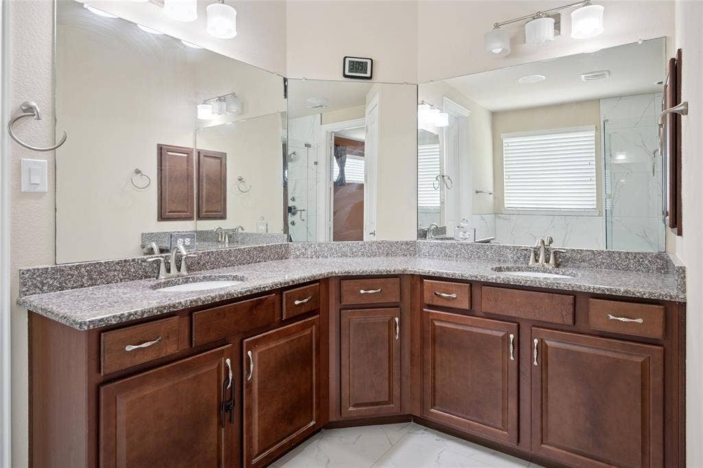7211 Beranger Drive, Irving, TX 75063 7211 Beranger Drive, Irving, TX 75063
