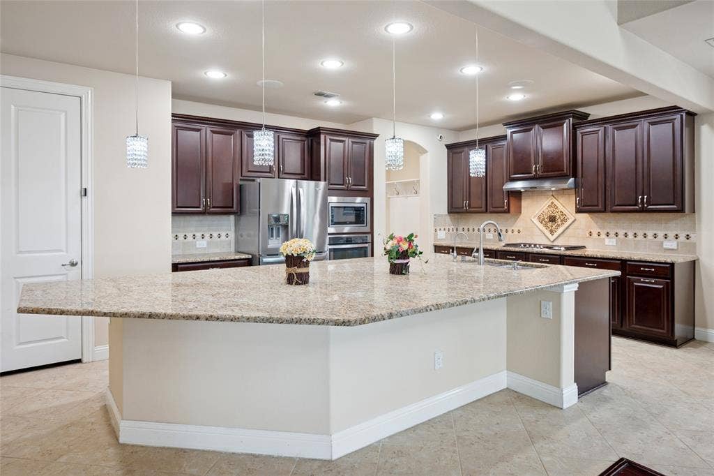 7211 Beranger Drive, Irving, TX 75063 7211 Beranger Drive, Irving, TX 75063