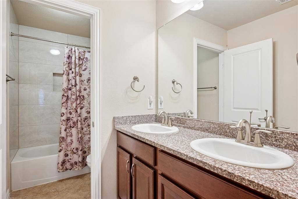 7211 Beranger Drive, Irving, TX 75063 7211 Beranger Drive, Irving, TX 75063