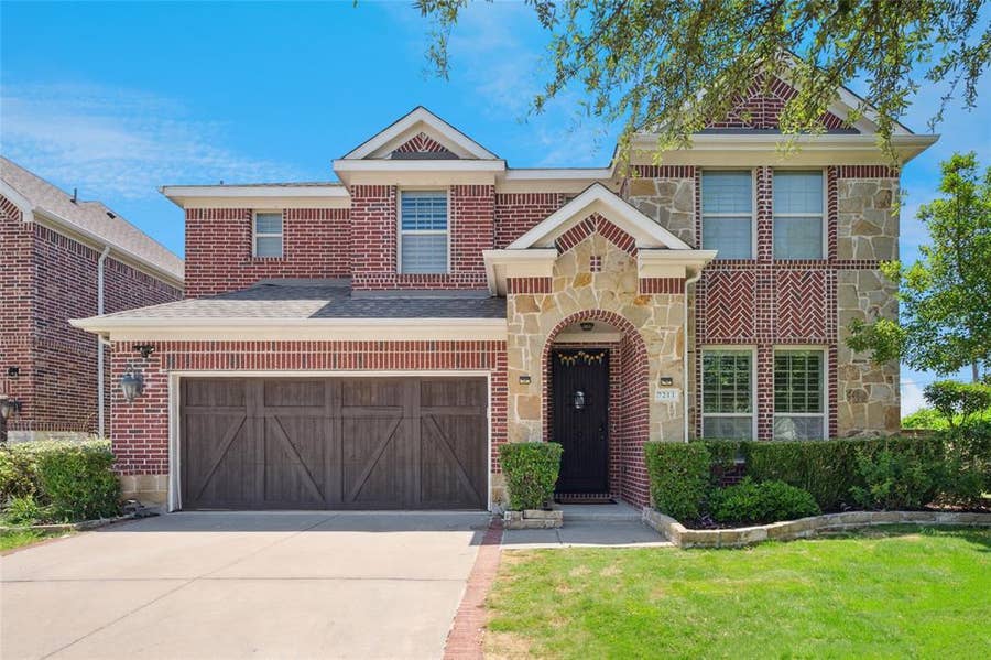 Property photo for 7211 Beranger Drive, Irving, TX